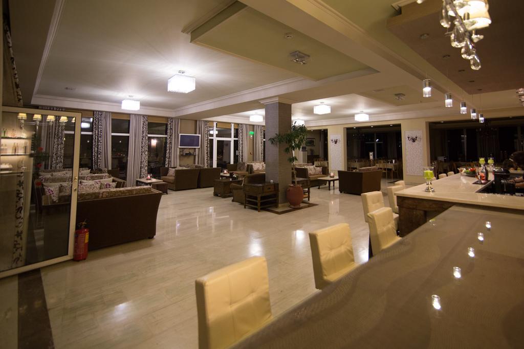 Aphrodite Hotel มิธิมนา ภายนอก รูปภาพ